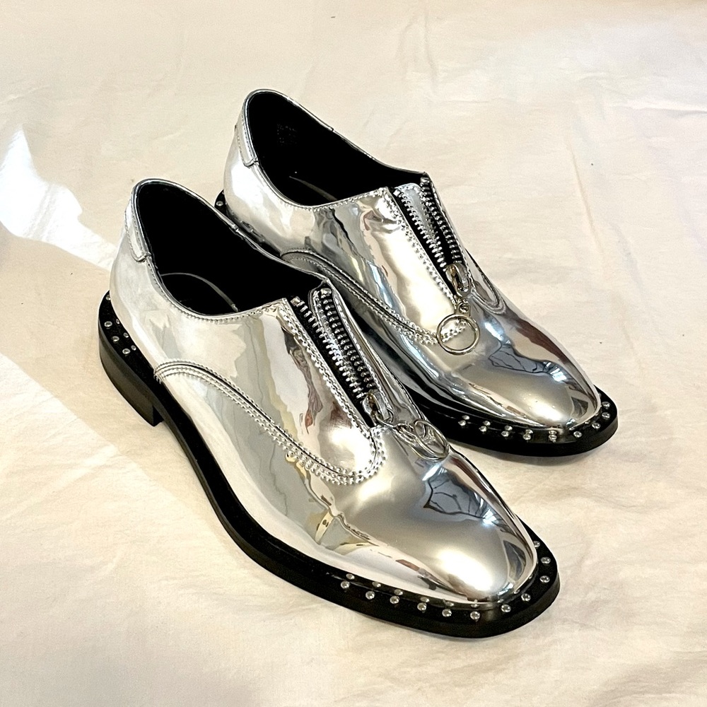 Retro Metallic Loafer Flats - BRAND NEW Size 7 shoes.